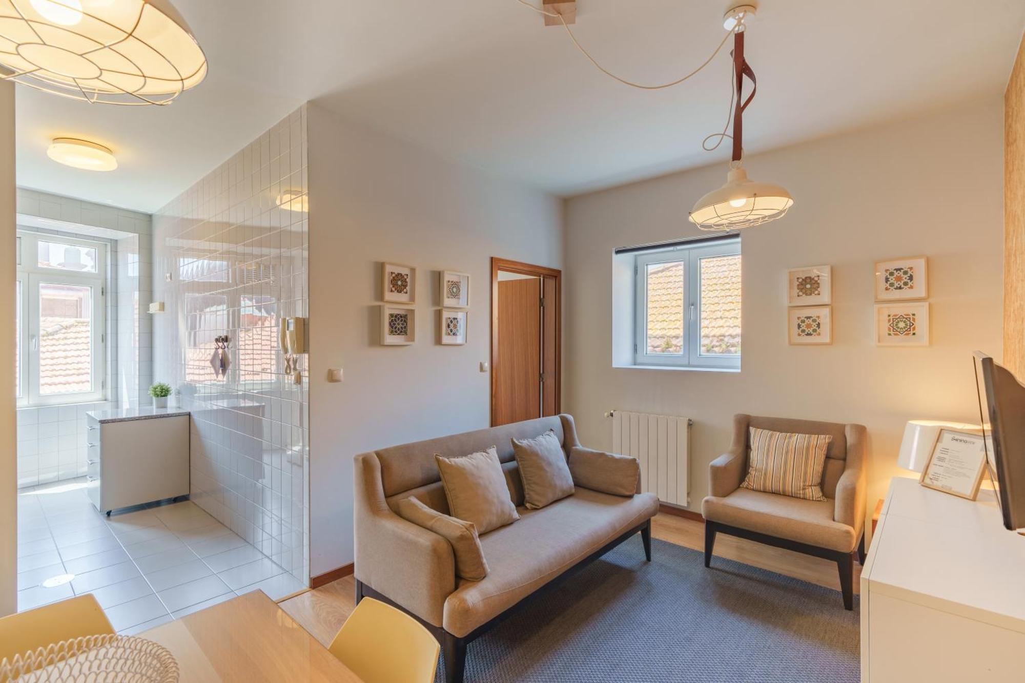 Shining View Apartments *